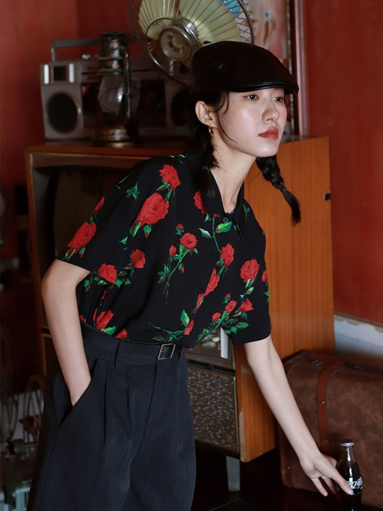 Vintage Short Sleeve Rose Prin – Vintage Collectible Buttons Bewertung und Preis
