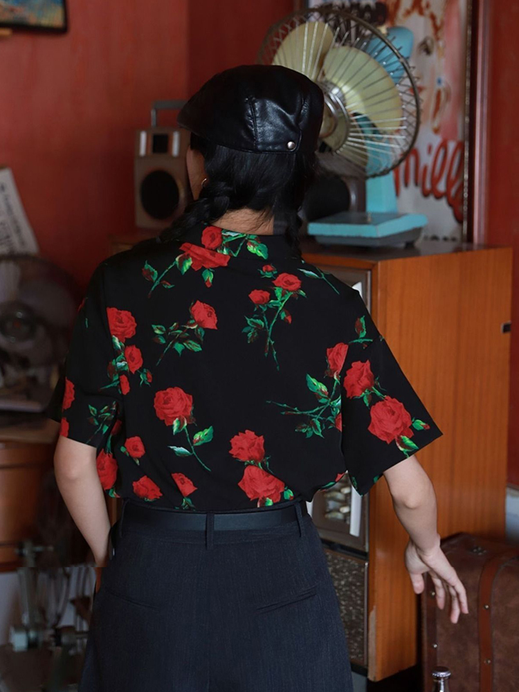 Vintage Short Sleeve Rose Prin – Vintage Collectible Buttons Bewertung und Preis